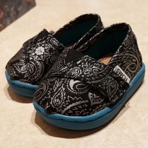 Black Paisley Tiny Toms